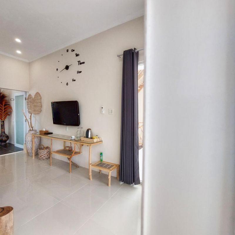 Homestay Summerfield And Cafe Pacitan
