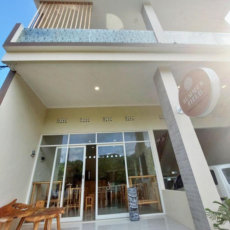 Summerfield And Cafe * Pacitan